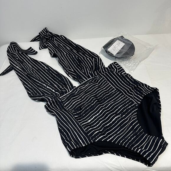 COCOSHIP Other - NEW without tags! COCOSHIP Black & White One Piece Backless Sexy Swimsuit XL